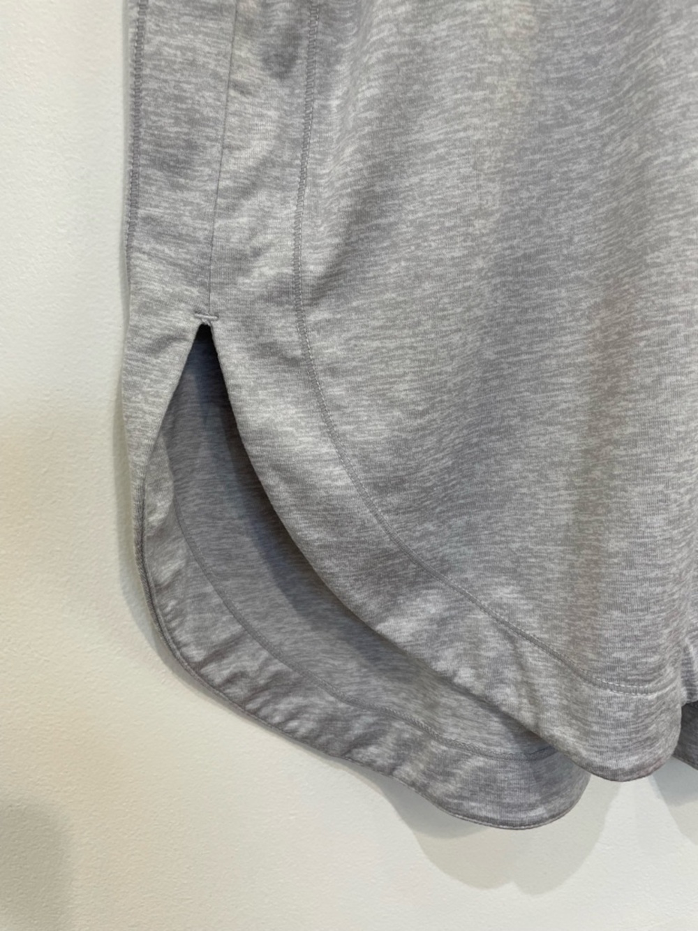 ATHLETA Uptempo Top Gray Long Sleeve Thumbholes Athleisure Performance Yoga Gym - Picture 5 of 9